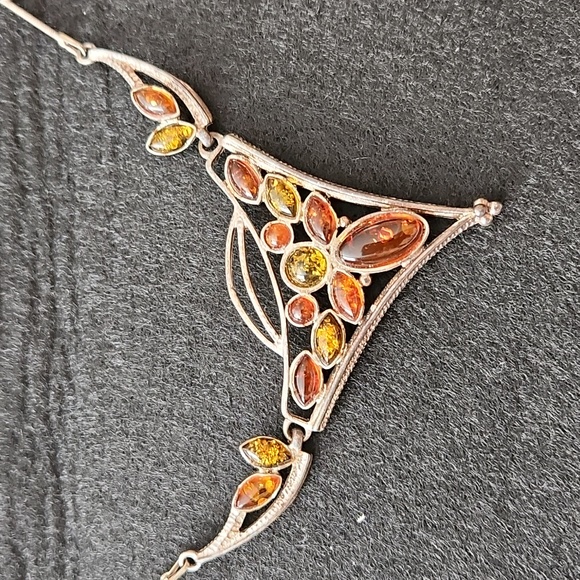 Amber Stones, Silver Necklace - Picture 4 of 12